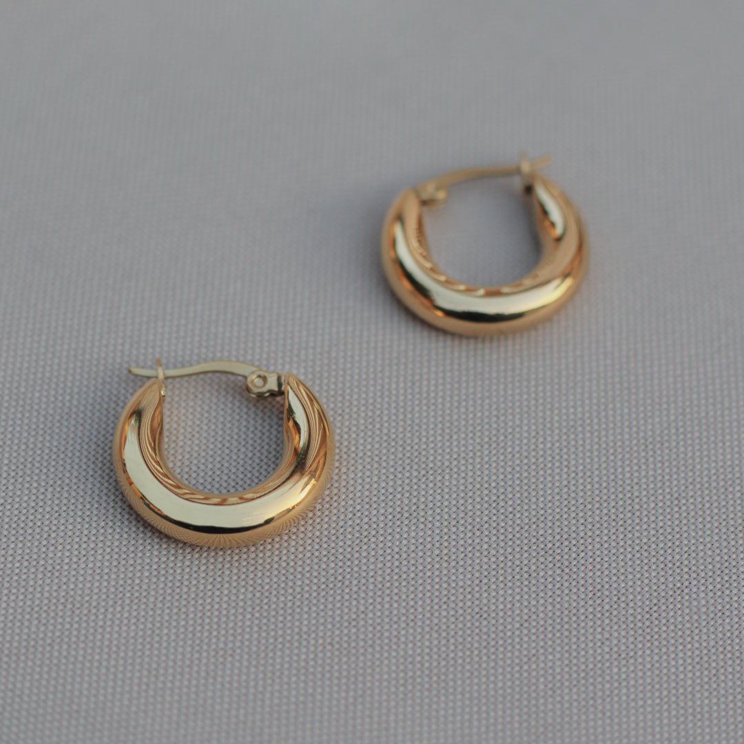 Ara Hoops - ORANJOEarrings